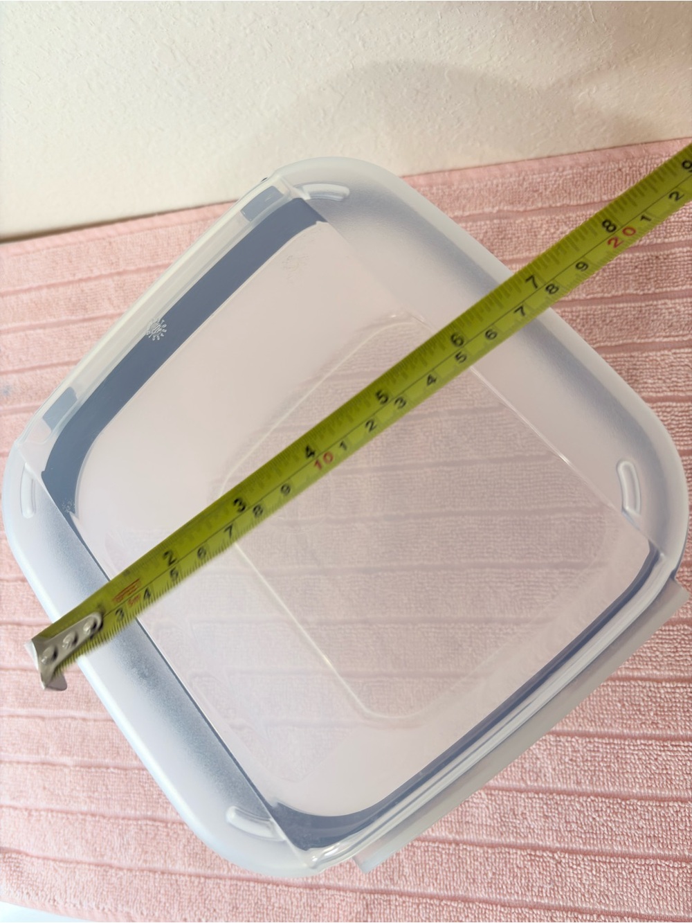 Tupperware Modular Mates Square Signature
Line Container #2 Hinged Lid - Picture 9 of 10